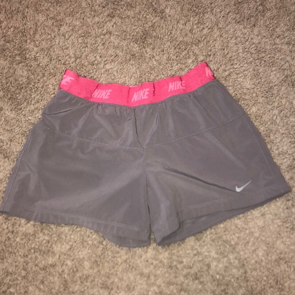 Nike shorts - Picture 1 of 2